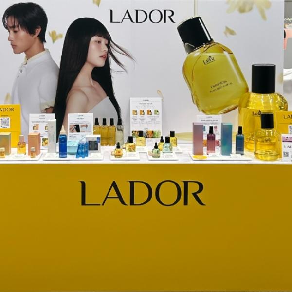韓国発ヘアケア「LADOR」がKコスメフェスに初出展◇髪に塗る香水として話題、香りで選ぶヘアケアが新トレンド♪
