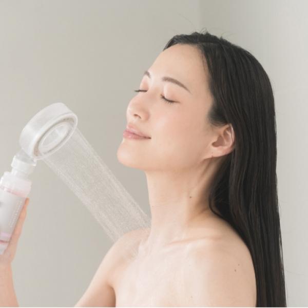 シャワーの常識が変わる！？「浴びる美容液」って聞いたことある？レモン1400個分のビタミンCを毎日浴びれるなんて✨