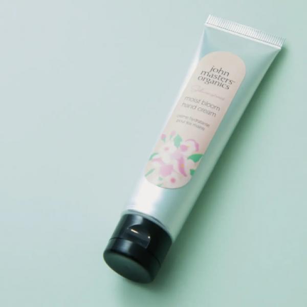 桜に包まれる至福のハンドケア♡ジョンマスターから春限定の香り✿