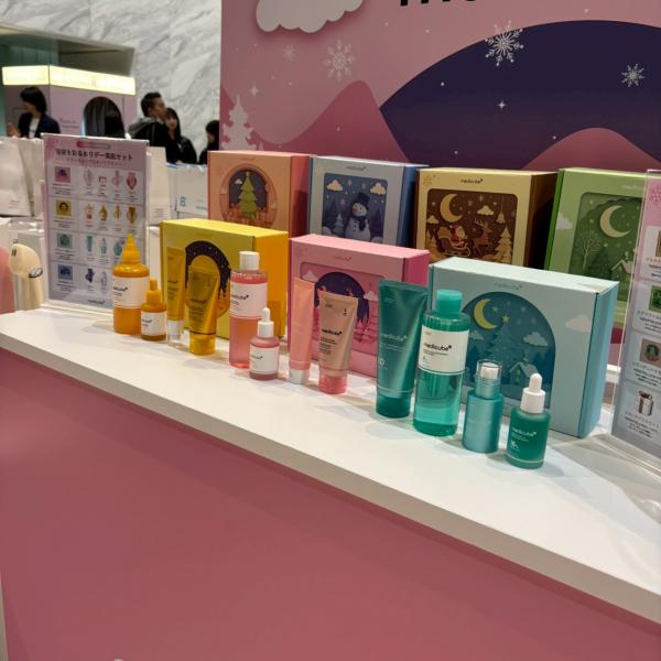 【日本限定!聖夜を彩るホリデー美肌BOX】メディキューブから8種類の限定セットが11/21発売◎洗顔から美顔器まで1台で完結する「ブースタープロミニ」も登場♪