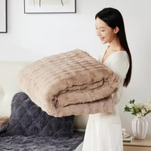 NASA発想の断熱技術から生まれた掛け布団♡放送5日で完売『快眠タイムズ エアロゲル掛け布団』が11/25まで10%OFF