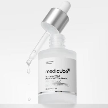 毛穴悩みの本質に向き合う、攻めの“毛穴ケア”。medicubeから高純度グリシルグリシン配合の新ラインが登場
