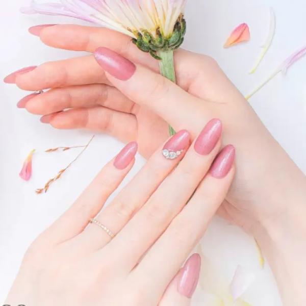 待望の新色10種がついに登場♡mao nail「マオジェル」で手元に透明感と輝きを纏って