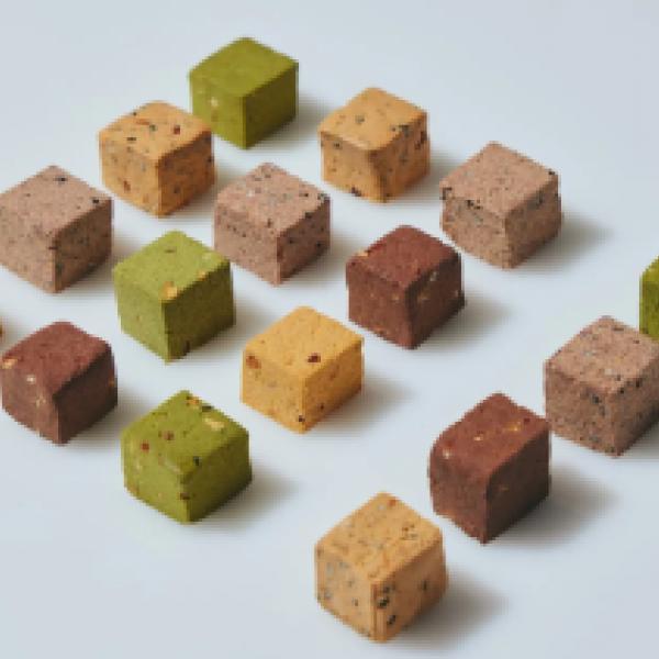 がんばる女性にそっと寄り添う♥非加熱製造の「たんぱくキューブ」が誕生♡