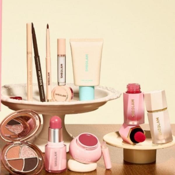 毎日ときめきを開封♡SHEGLAM「Sugar, Spice & Everything Glam Advent Calendar Box」で特別なホリデーシーズンを◎