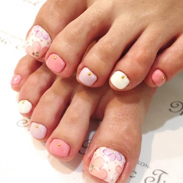 フットネイルが大活躍♪　5月29日（日）無料ネイルモデル募集☆　13時、15時、18時 開始　の3枠