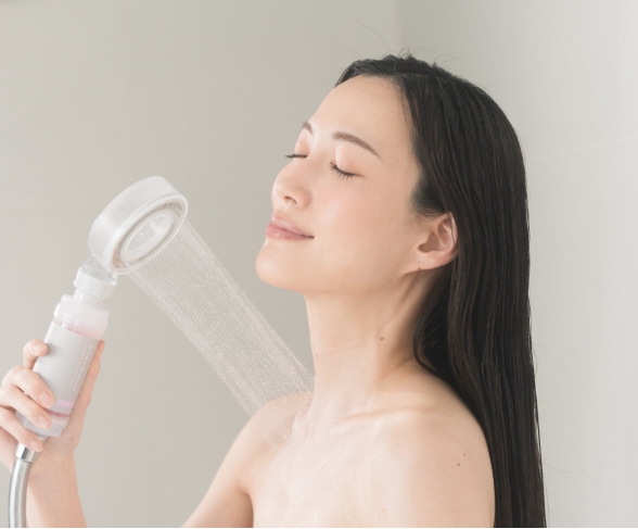 シャワーの常識が変わる！？「浴びる美容液」って聞いたことある？レモン1400個分のビタミンCを毎日浴びれるなんて✨