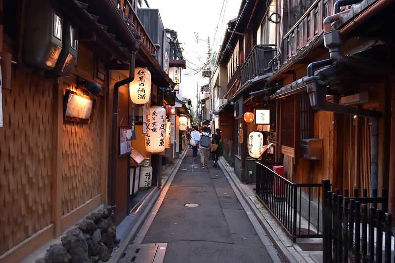 【京都】A5黒毛和牛や神戸牛をリーズナブルにいただける〜すき焼き福元
