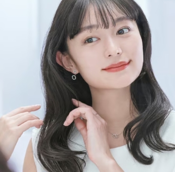 髪の傷みを気にせず理想のスタイルへ!「Ur.Salon」から摩擦を最大約60%軽減した「Wダメージレスカールアイロン」新発売