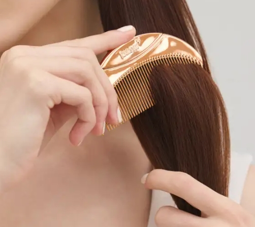 外出先でも艶髪キープ♡HAIRSTAR「スターコーム」でふとした瞬間も美しく、持ち運び便利なヘアケアの新常識◇
