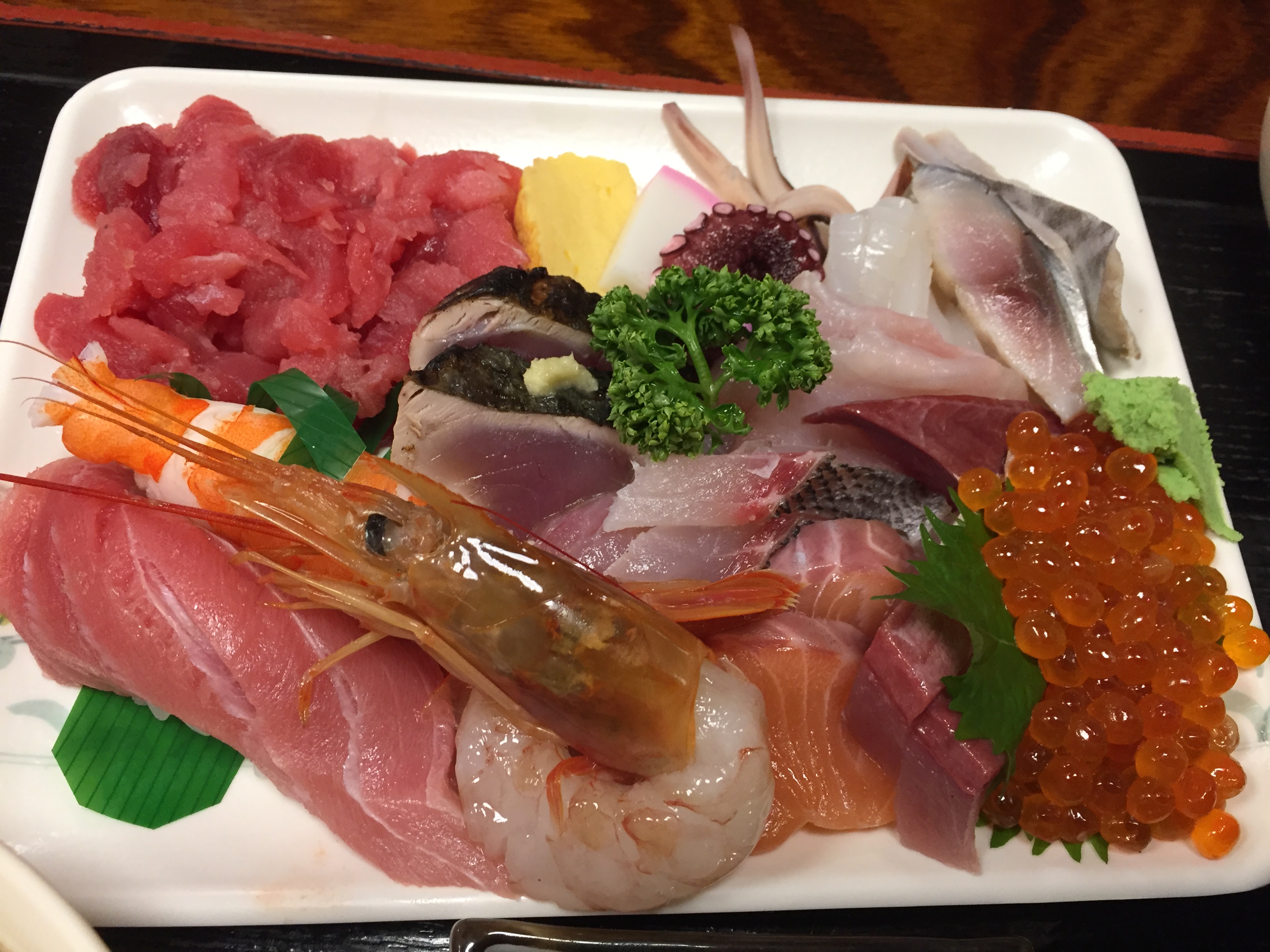 食べきれない？！たっぷり海鮮丼