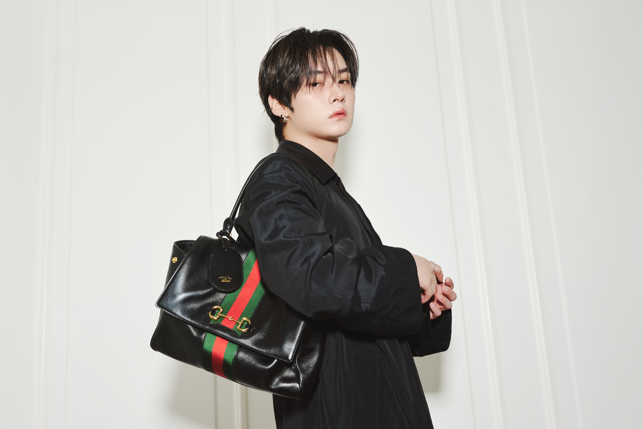 Stray Kidsリノ×グッチ最新ビジュアル、2ルックの着こなしを深読み