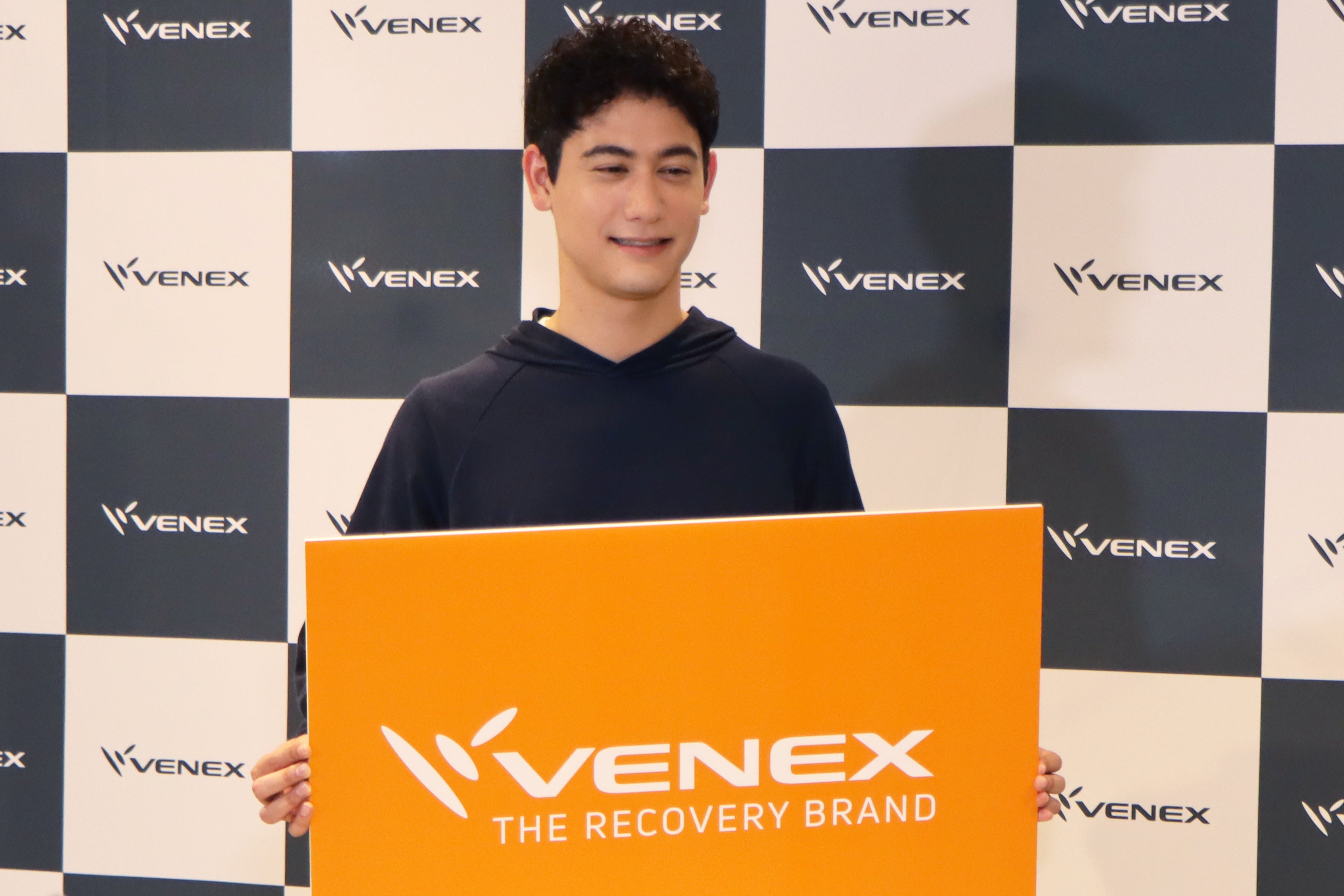 「休む」がパフォーマンスを上げる——VENEXポップアップが横浜で開催中