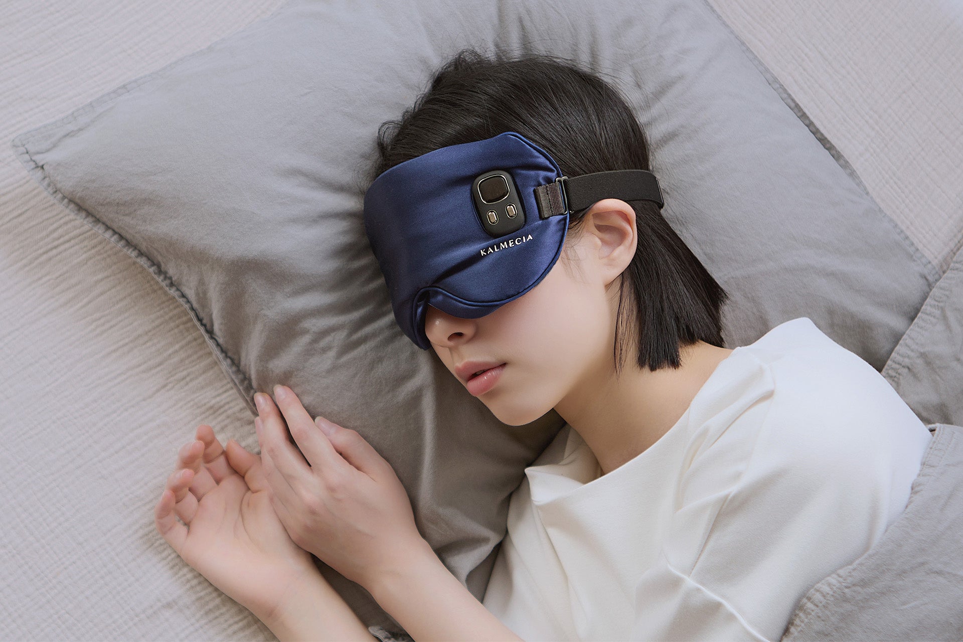目元を温めて「頭の疲れ」をリセット。充電式ホットアイマスクKALMECIA