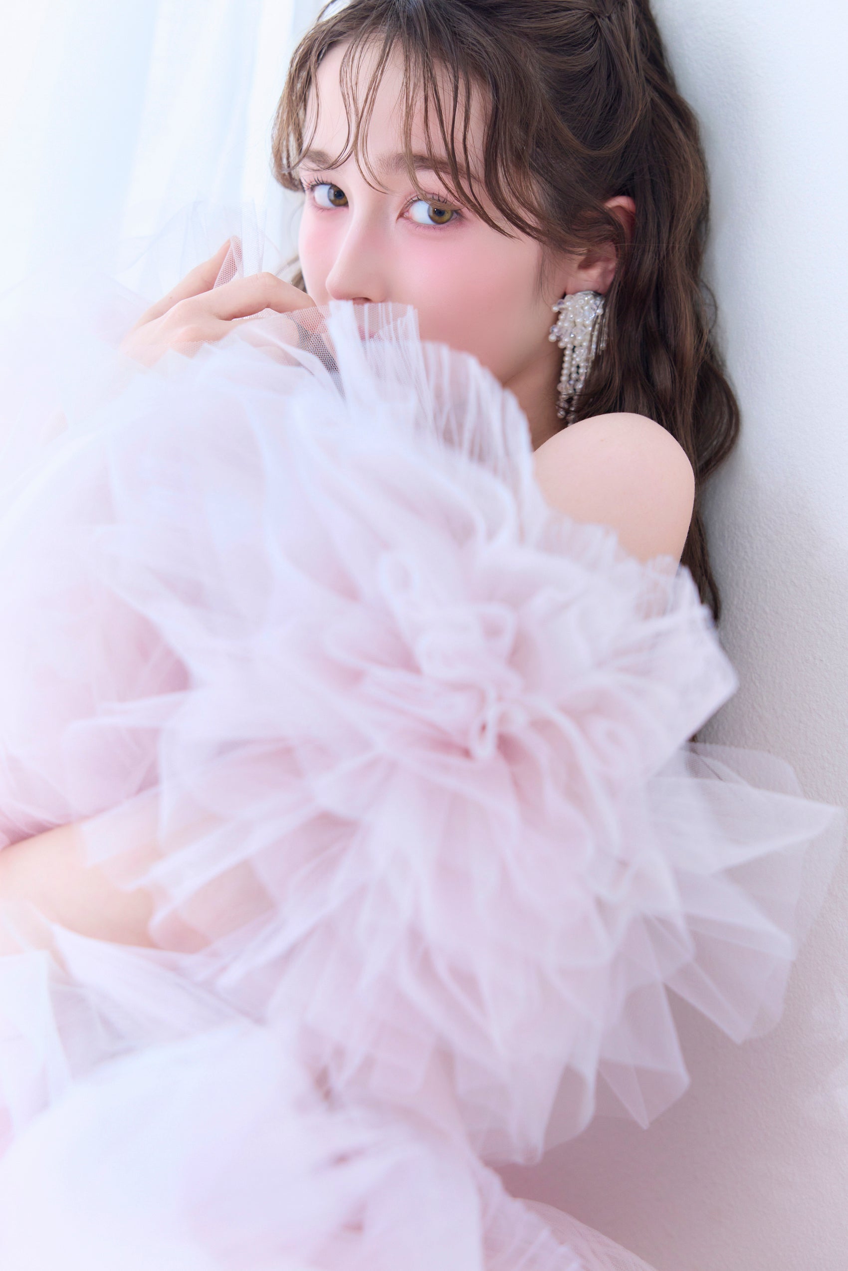 力を抜いた瞬間が一番かわいい。ベビーピンクフリルの新提案