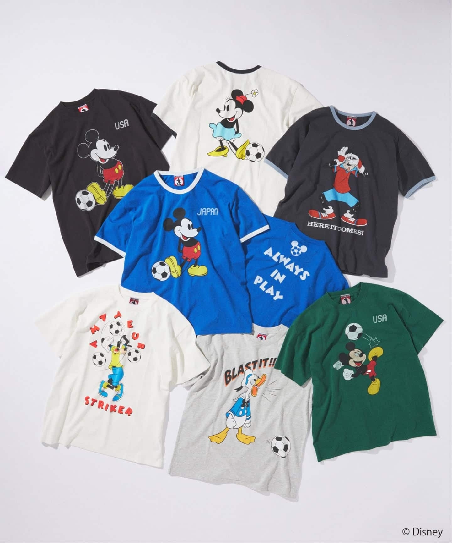 ミッキー×サッカーのレトロプリントTが夏コーデの主役に