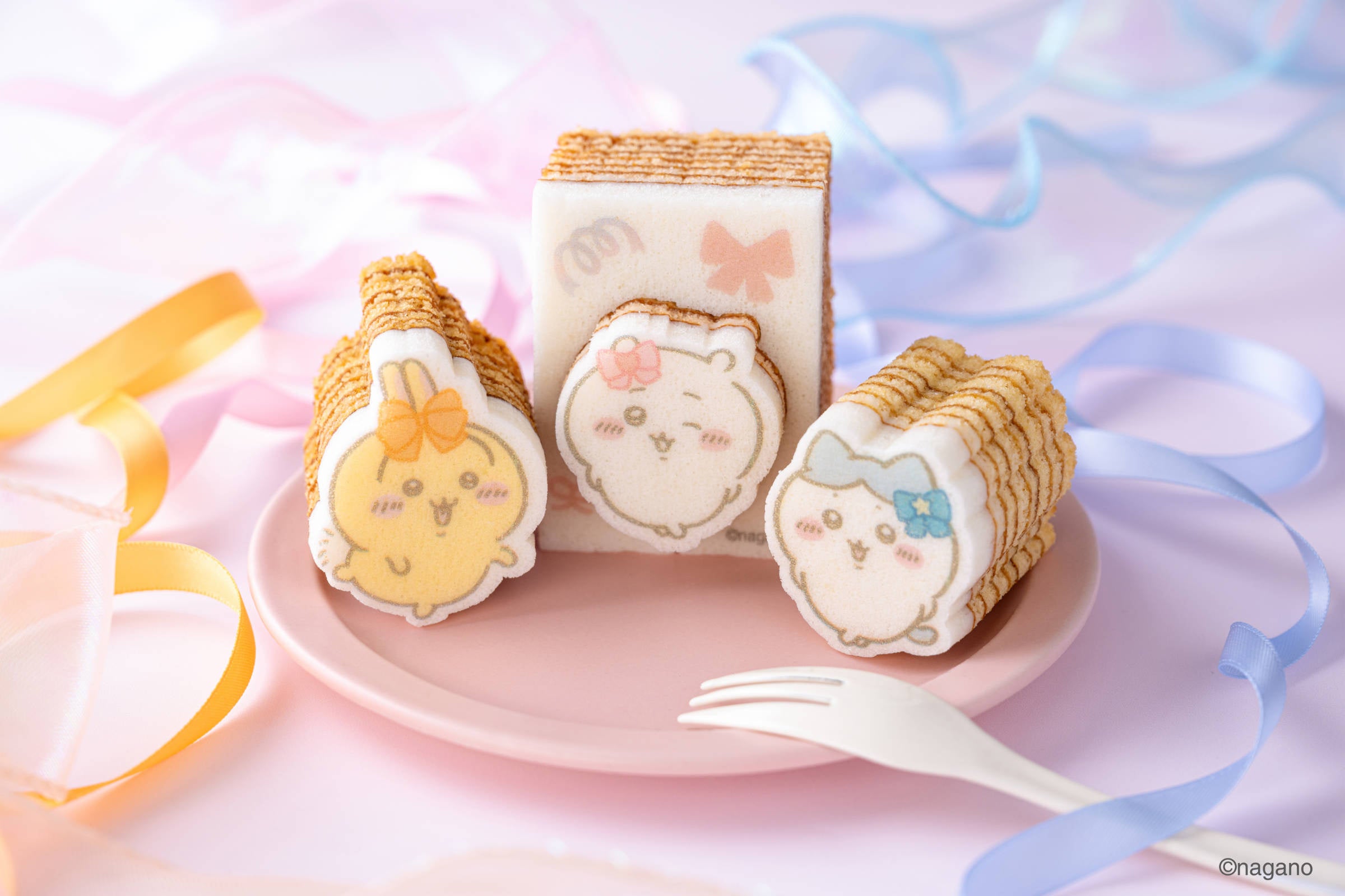 ちいかわ×カタヌキヤ、リボン姿のバウムで夏のおやつが楽しくなる