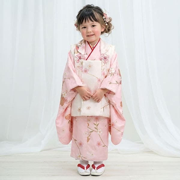3歳の七五三、パステルカラーの新作着物レンタルが登場