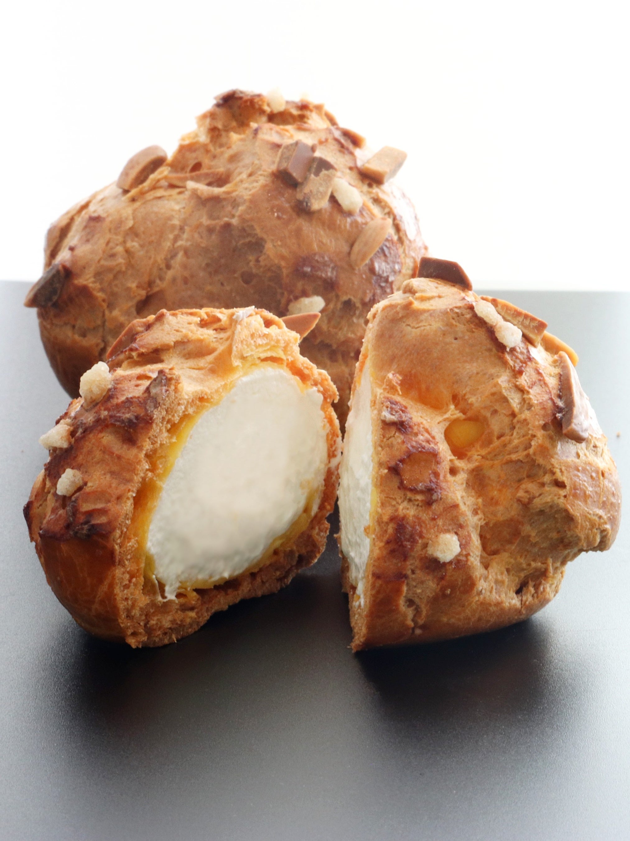 焼き立てのサクサク、ジャージー牛乳の濃厚。郡山のシュークリーム新体験