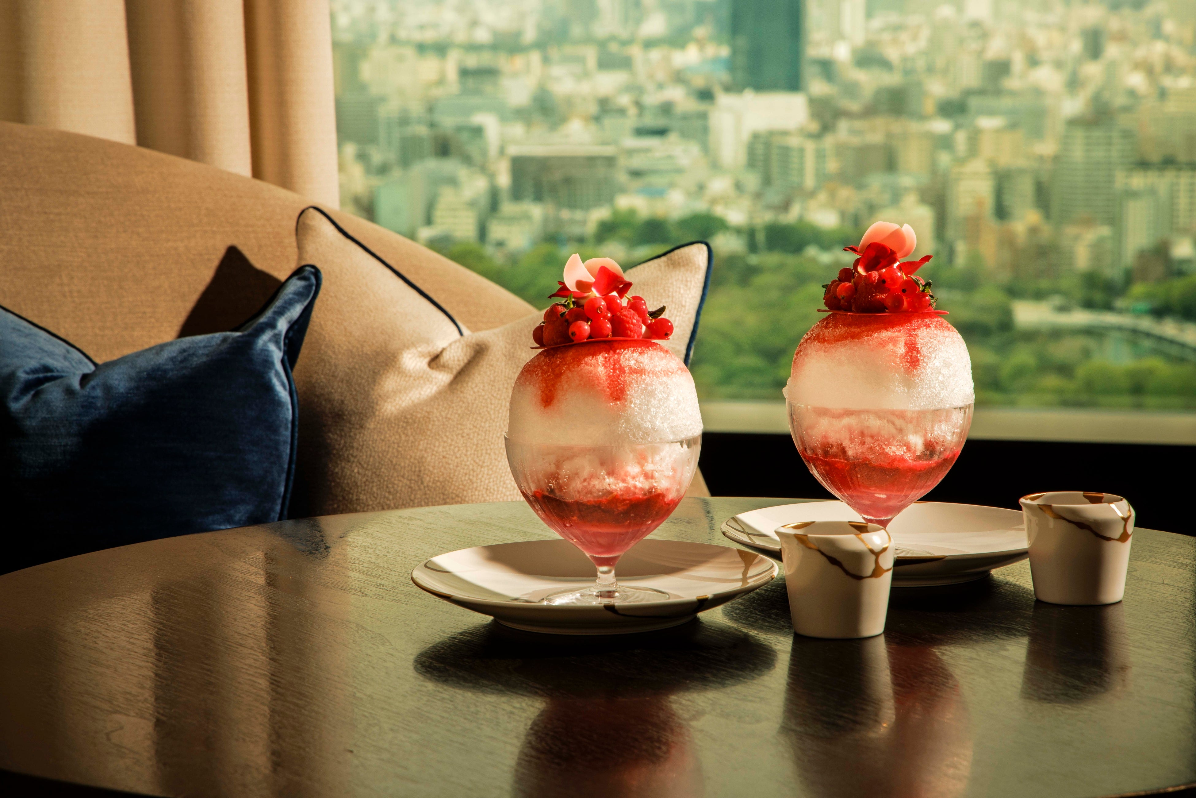 東京の夏、200メートルの高さで涼を愉しむ——新作スイーツ＆ドリンク登場