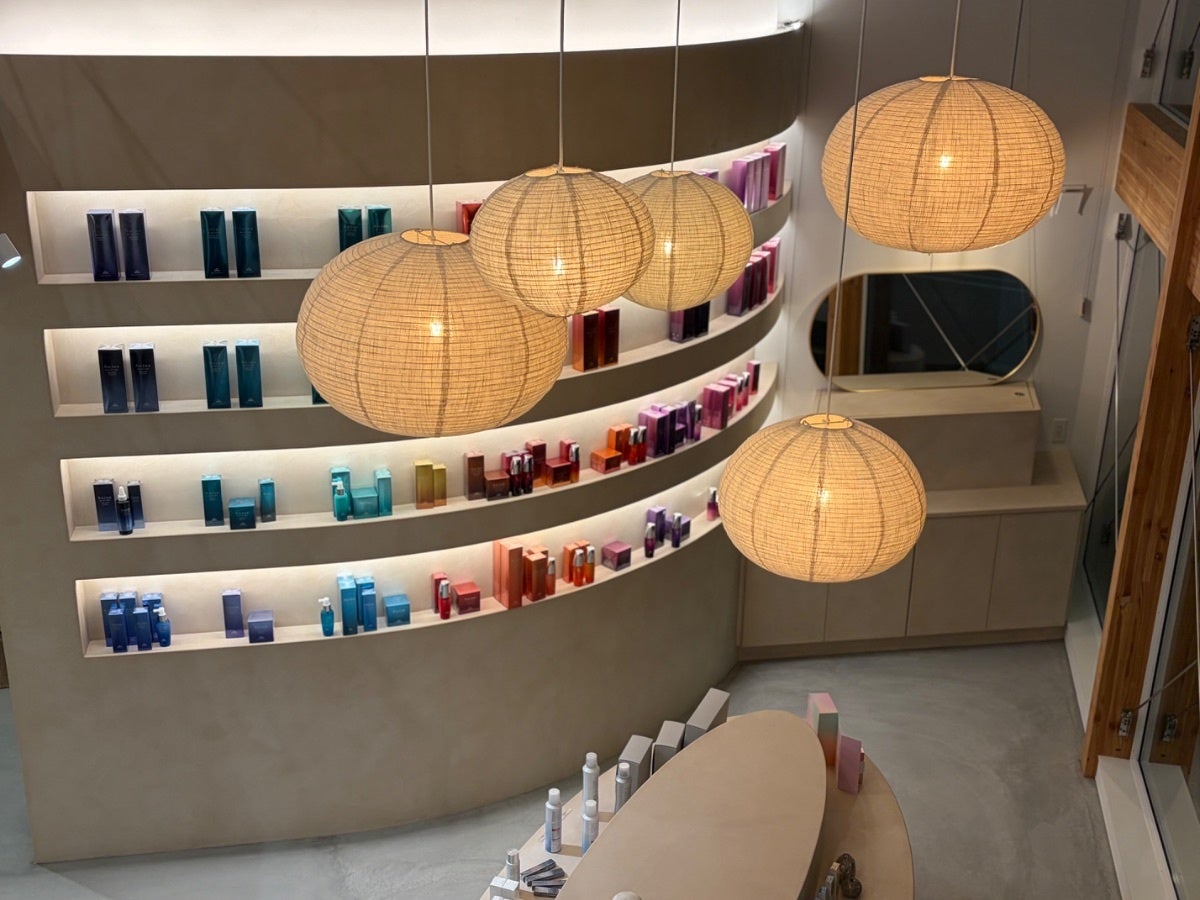香りで選び、試して持ち帰る。北海道千歳の新サロン「LiLi Smart Salon」が変えるヘアケア体験