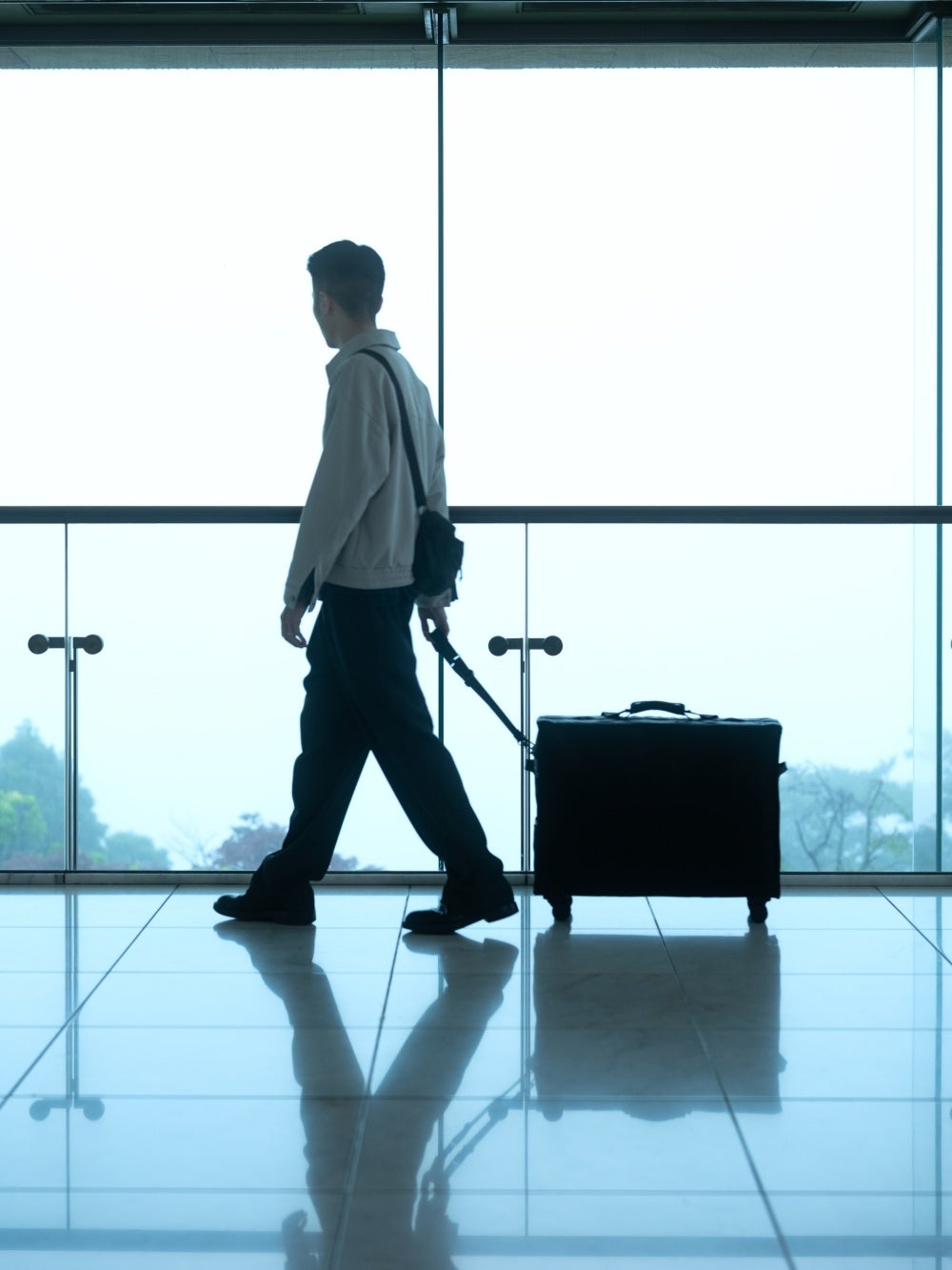 折りたためるキャリーケース、旅の相棒をPORTERで刷新