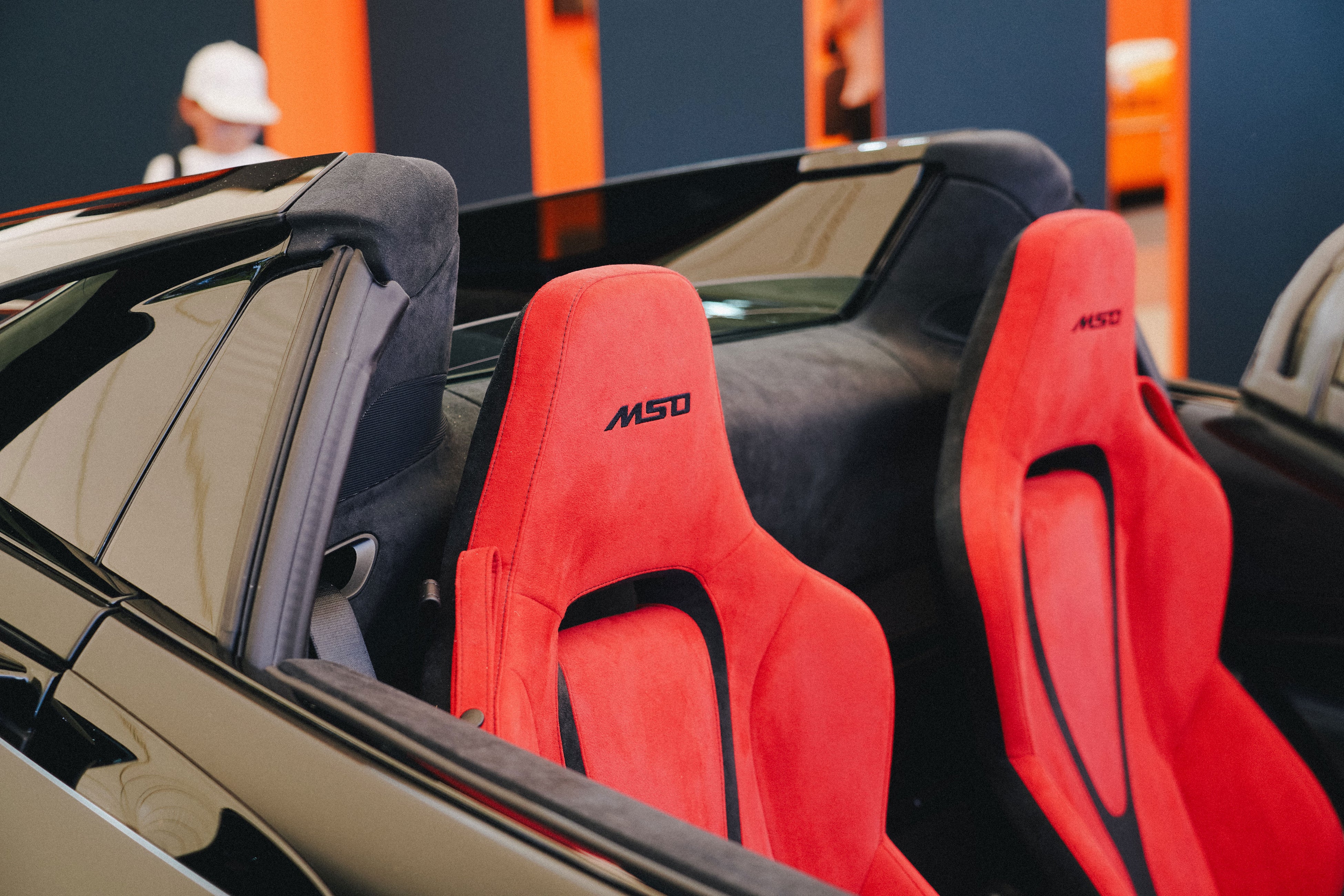 世界の名車が選ぶ素材、ALCANTARA®がグッドウッドに集結