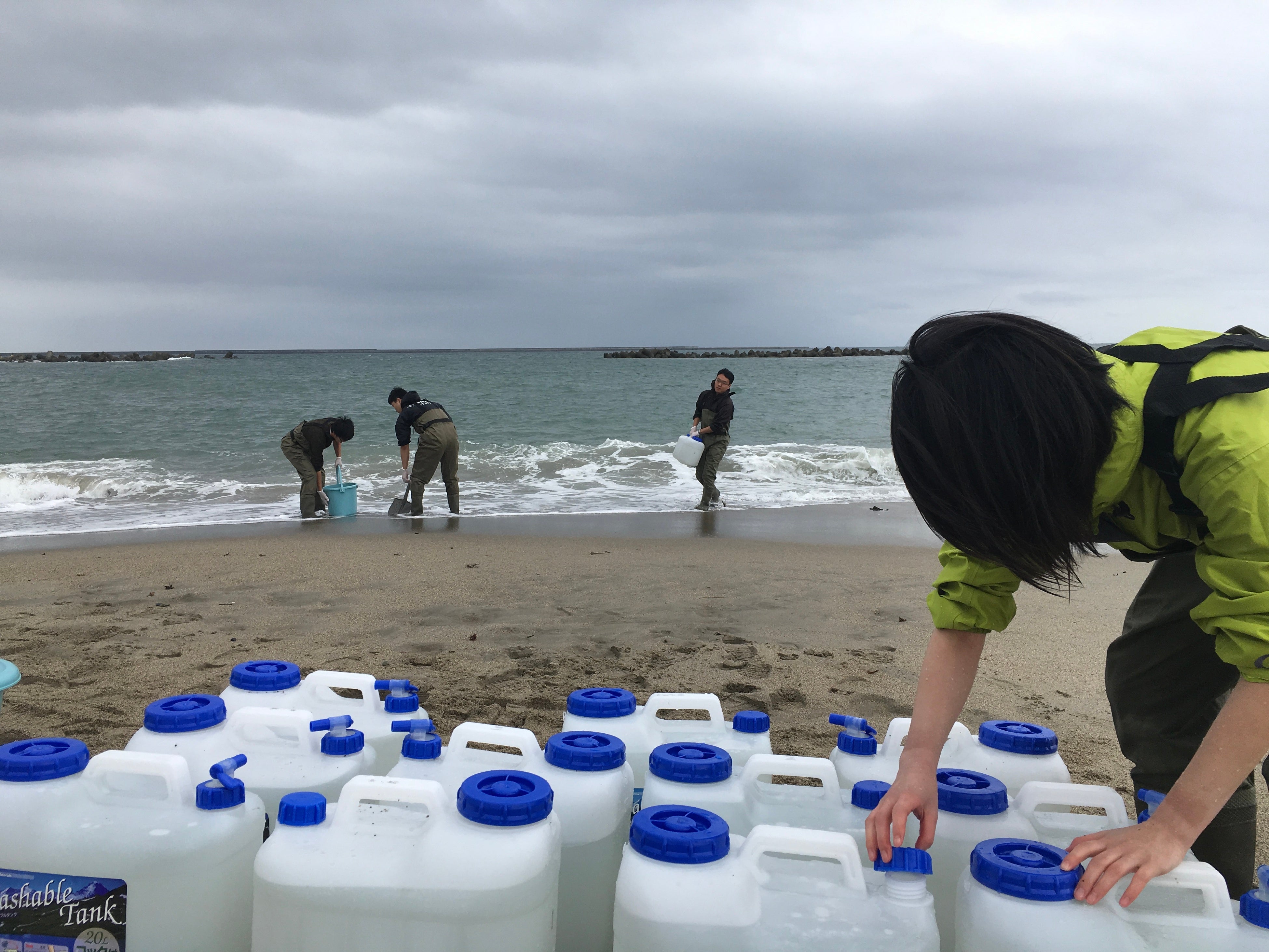 海に流れる泡が気になっていた。海洋生分解性処方の開発が示す未来