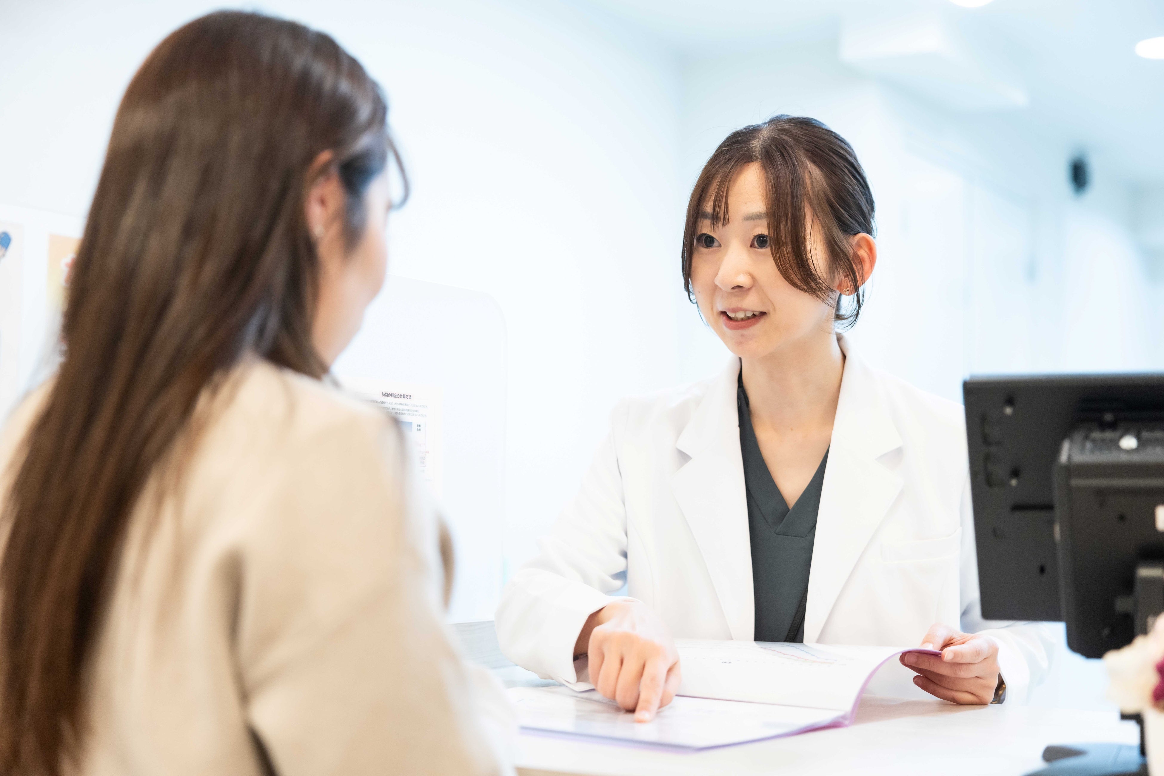 妊娠中・授乳中の服薬相談に特化。京都・ひかり調剤薬局の取り組み