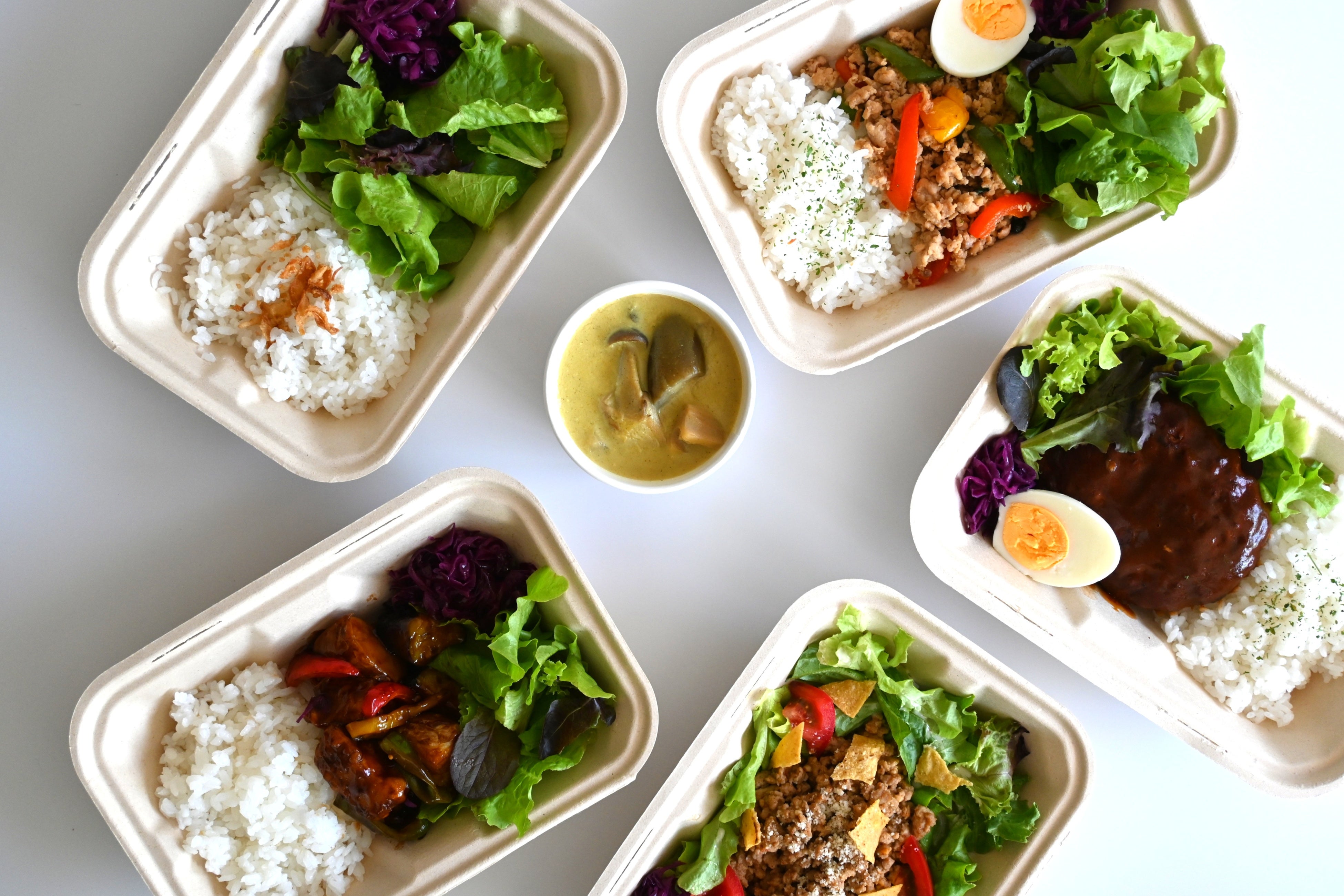 虎ノ門AQUAMO saladに週替わりライスBOX＆デリサンド
