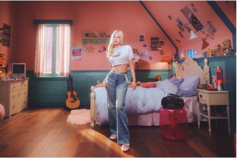 ROSÉが纏うバレエ感覚のスニーカー、PUMAの新作が7月30日に登場