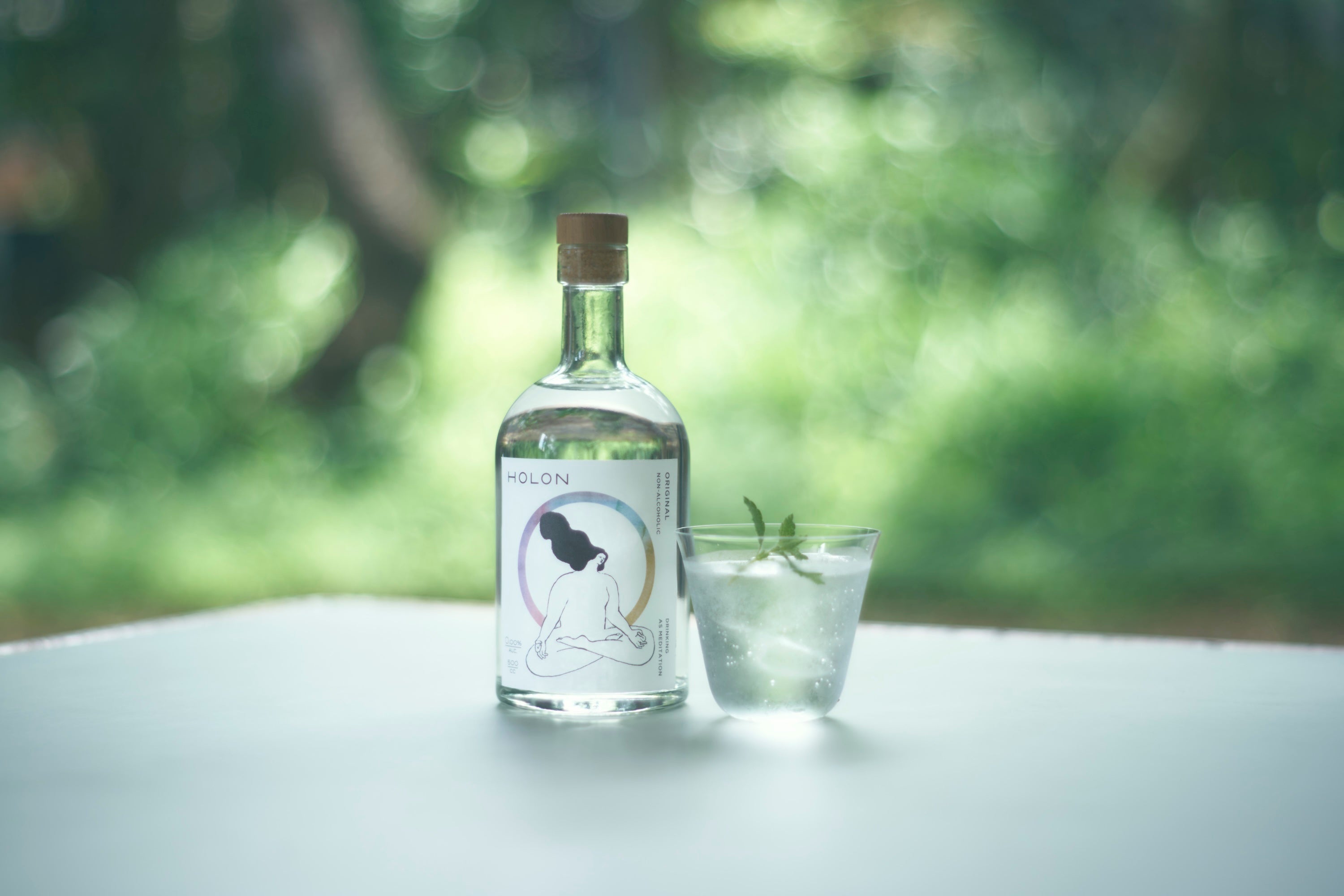 飲む量より質を選ぶ夜に。HOLONのノンアルコールジンが登場