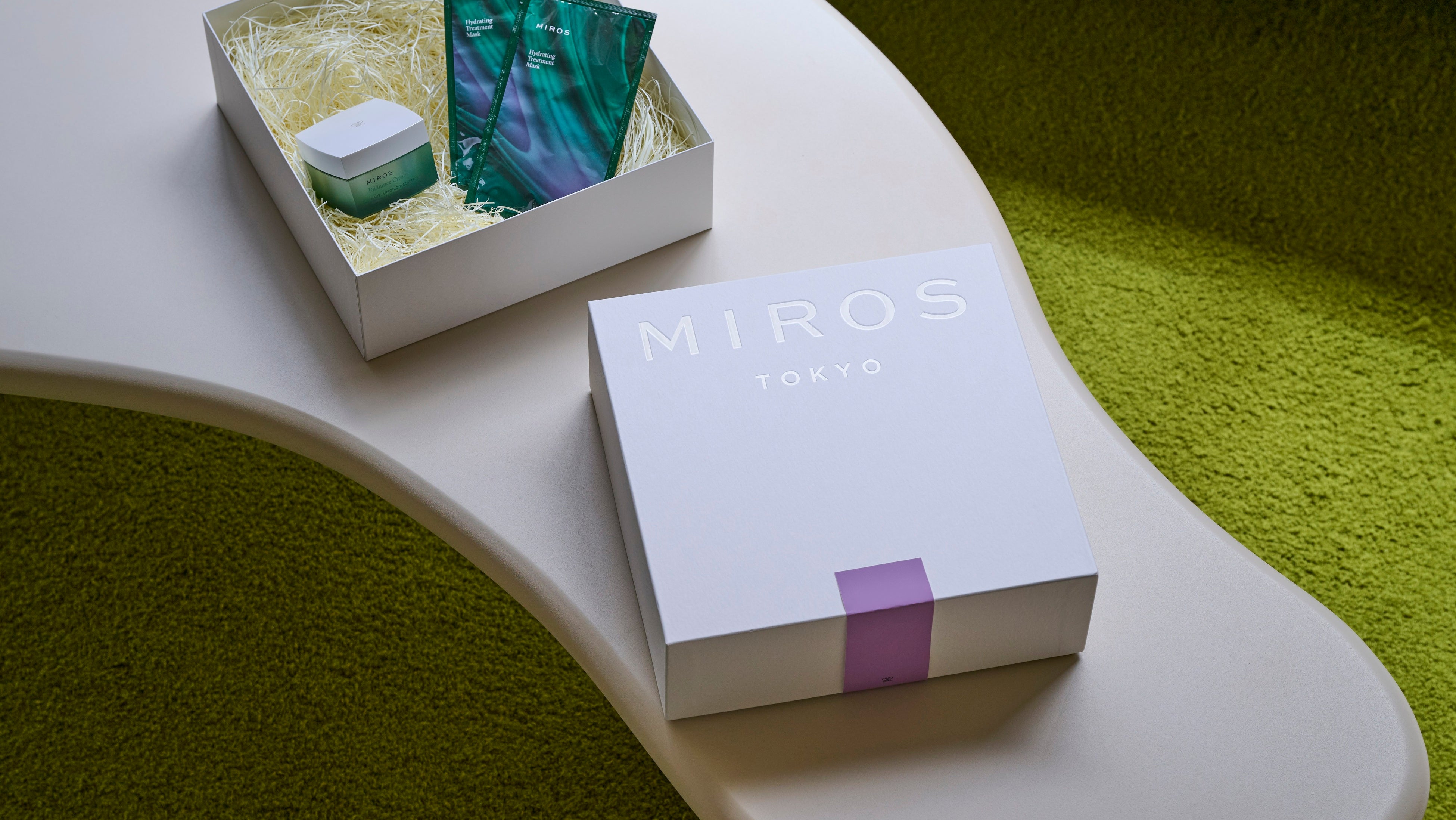 初のクリスマスコフレ、MIROSが4種。10/28数量限定