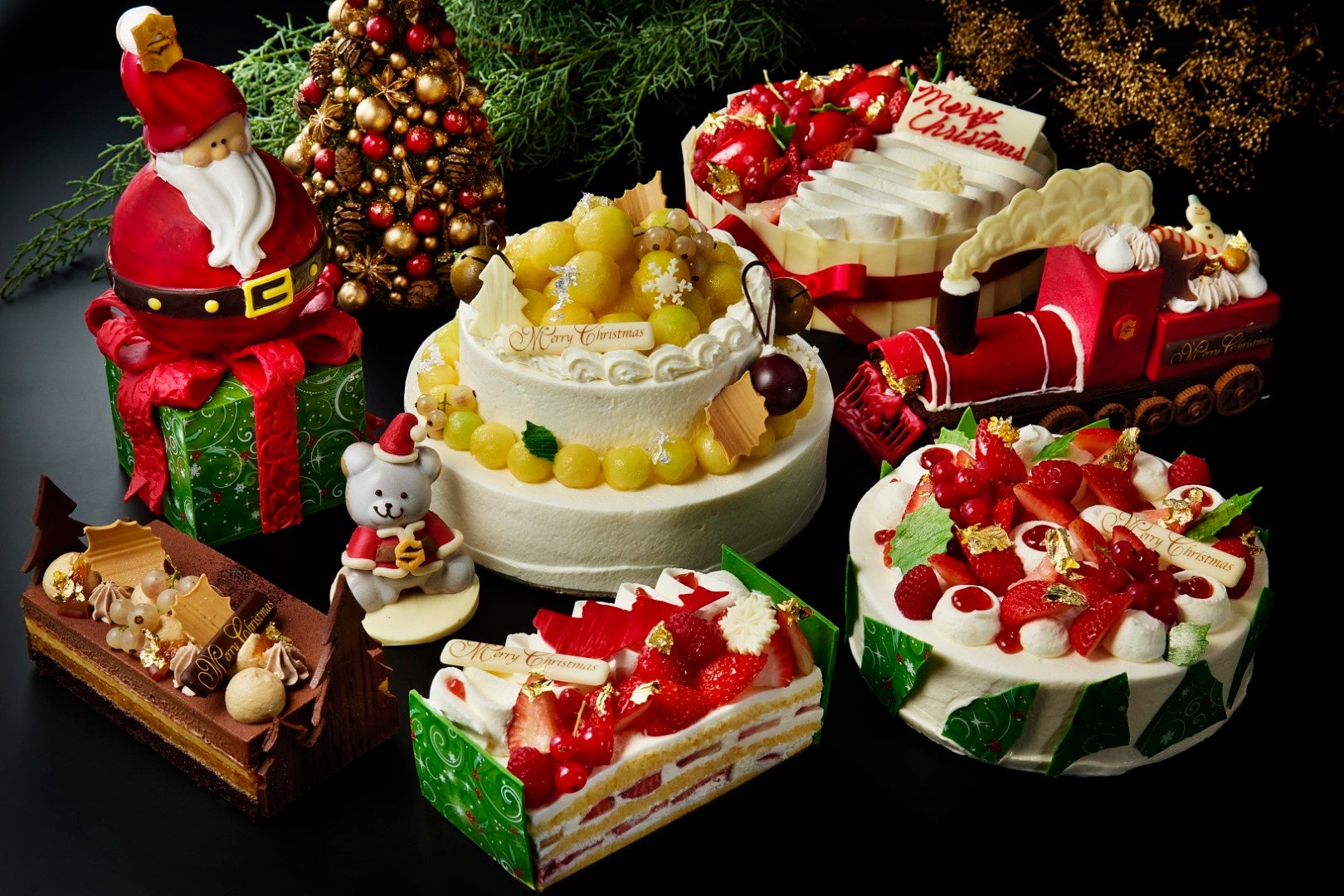 シャングリ・ラ 東京のクリスマスケーキ、サンタ姿のベアが運ぶ二段ケーキ