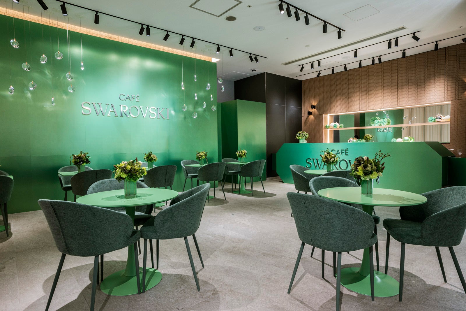 「Café Swarovski」が今年も銀座に。江藤英樹氏が手がけるホリデースイーツ
