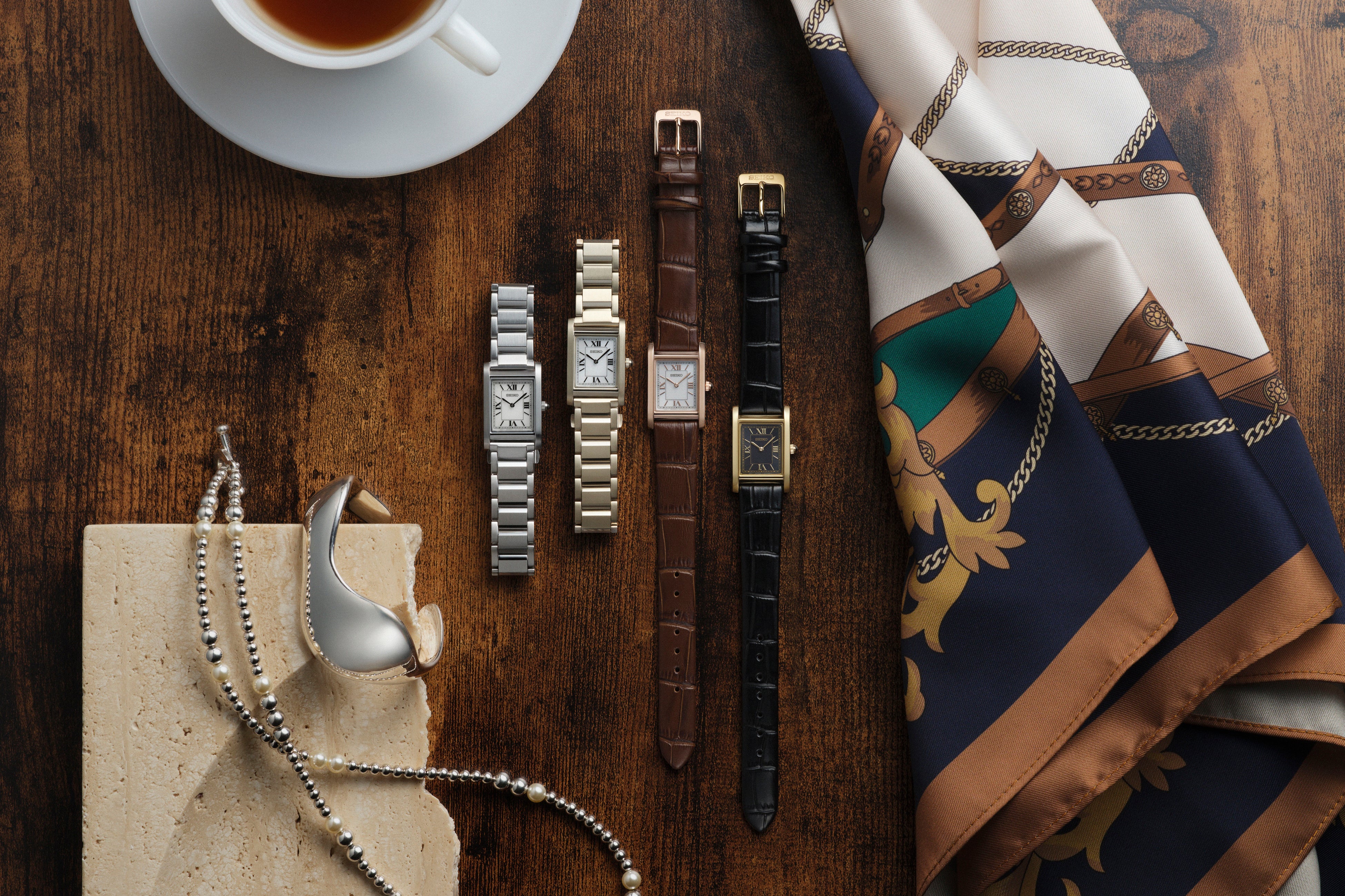 ナノ・ユニバース× SEIKO SELECTION、長角フォルムのソーラーウォッチ