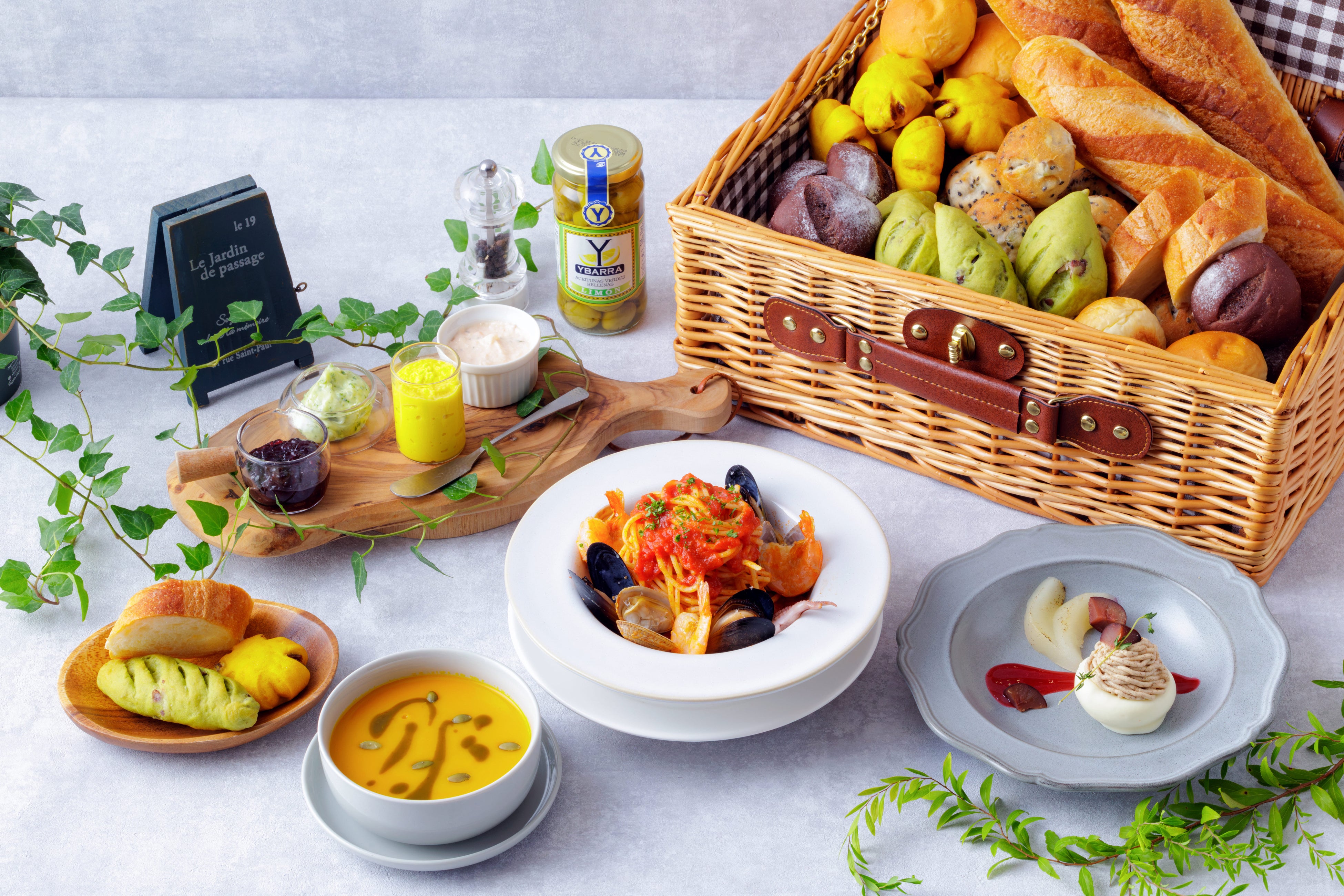 ANAクラウンプラザホテル千歳、自家製パンを楽しむ平日ランチ「Bread & Table」