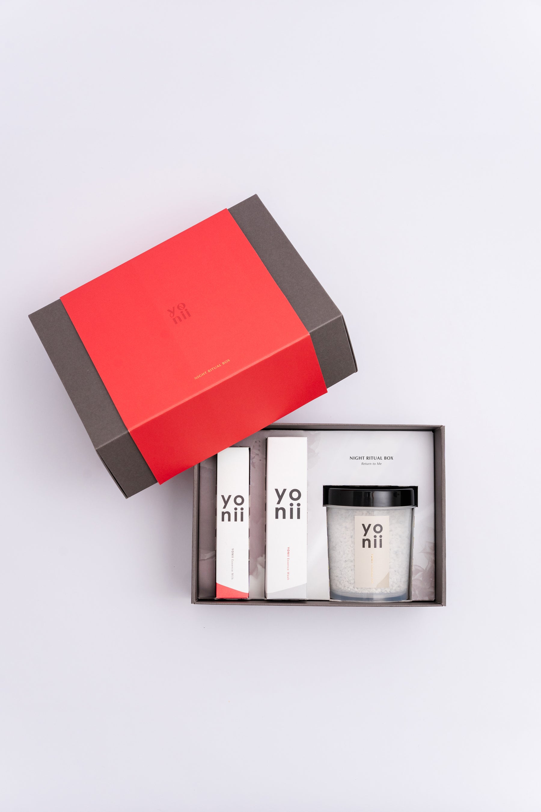 MEGUMIさんをミューズに迎えた「YONII NIGHT RITUAL BOX」