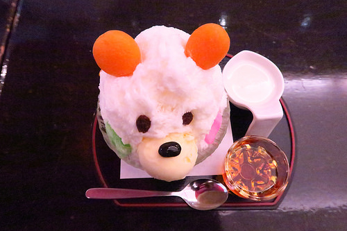 東京浅草グルメ　「あんみつ抹茶処 纏（まとい）」で、「しろくま」を食べる