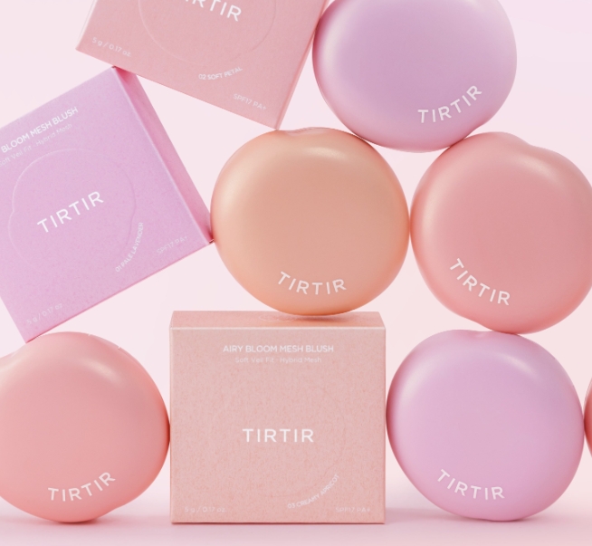 トントンするたび、ふんわり色づく♡『TIRTIR』の新作メッシュチークで"じゅわっ"と明るい頬に