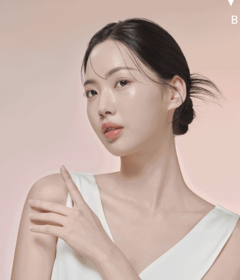 人気YouTuberマリリンの技術が詰まった♡vim BEAUTY「18 ecru」新色で叶える素肌錯覚ファンデーション