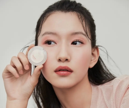 美的「2025年年間韓国ベストコスメ」ハイライト編1位！ファミマ限定「hana by hince」全品300円引きセール開催♡